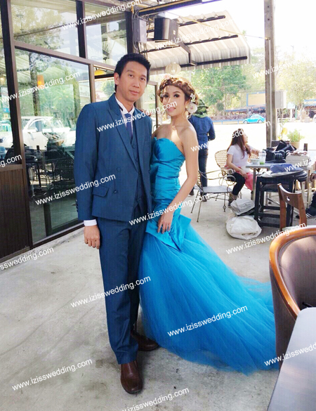 ชุดถ่ายพรีเวดดิ้ง,ชุดแต่งงาน,ชุดแฟนซี เก๋ๆ พร้อมส่ง แปลกใหม่ มีสไตล์ www.izisswedding.com