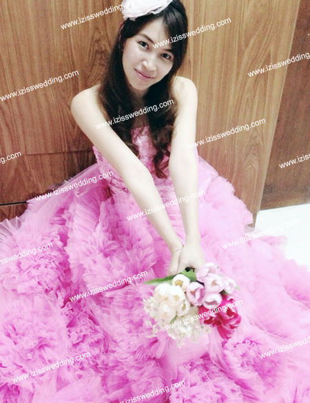 ชุดถ่ายพรีเวดดิ้ง,ชุดแต่งงาน,ชุดแฟนซี เก๋ๆ พร้อมส่ง แปลกใหม่ มีสไตล์ www.izisswedding.com