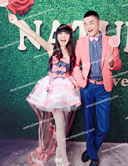 ชุดถ่ายพรีเวดดิ้ง,ชุดแต่งงาน,ชุดแฟนซี เก๋ๆ พร้อมส่ง แปลกใหม่ มีสไตล์ www.izisswedding.com