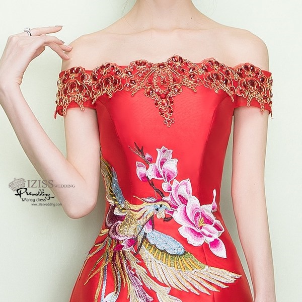 PW615- **พร้อมส่งสีแดง**ชุดกี่เพ้ายาวไหล่ปาด ชุดยกน้ำชา ชุดถ่ายพรีเวดดิ้ง (prewedding dress) & ชุดแต่งงานแฟนซี (Fancy wedding dress) "ธีมสีแดง"