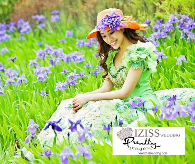 PW093 - Pre order ชุดคู่ถ่ายพรีเวดดิ้ง (prewedding dress) & ชุดแต่งงานแฟนซี (Fancy wedding dress)ชายหญิง "ธีมสีเขียว"