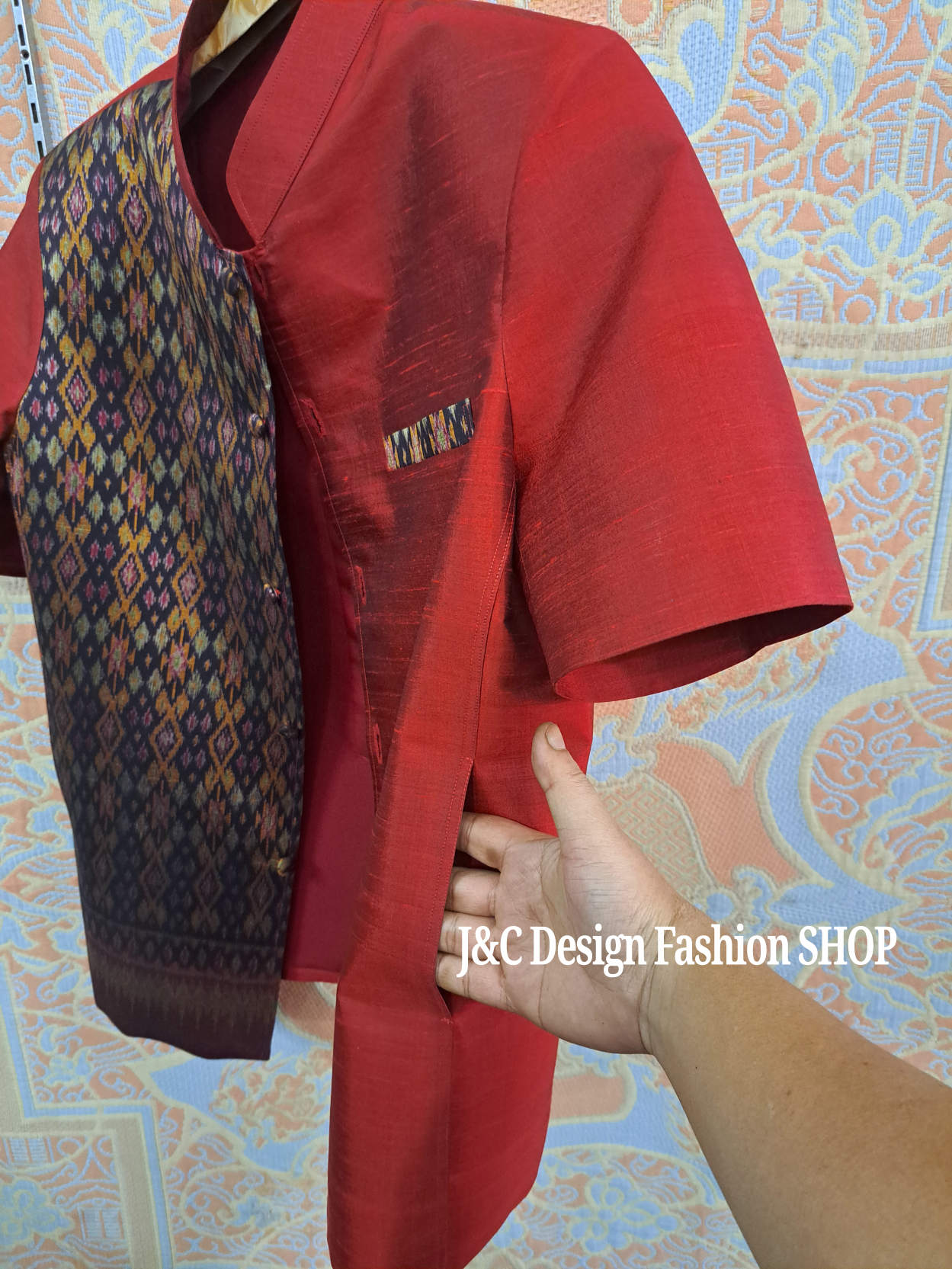 เสื้อสูทชายไหมแท้มัดหมี่ทอมือสีน้ำเงิน เสื้อสูทชายไหมแท้ สูทผ้าไทยชาย ซาฟารีผ้าไทยชาย สูทผ้าไหมสีน้ำเงิน