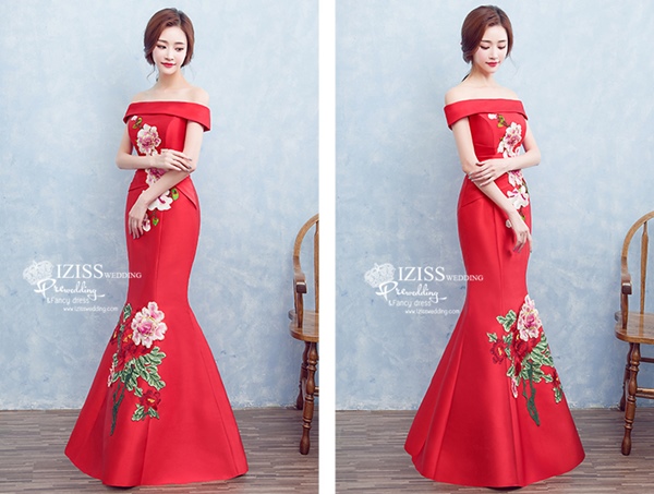 PW501 - **พรีออเดอร์ค่ะ** ชุดกี่เพ้าสีแดงเปิดไหล่ ชุดยกน้ำชา ชุดคู่ถ่ายพรีเวดดิ้ง (prewedding dress) & ชุดแต่งงานแฟนซี (Fancy wedding dress)ชายหญิง "ธีมสีแดง"