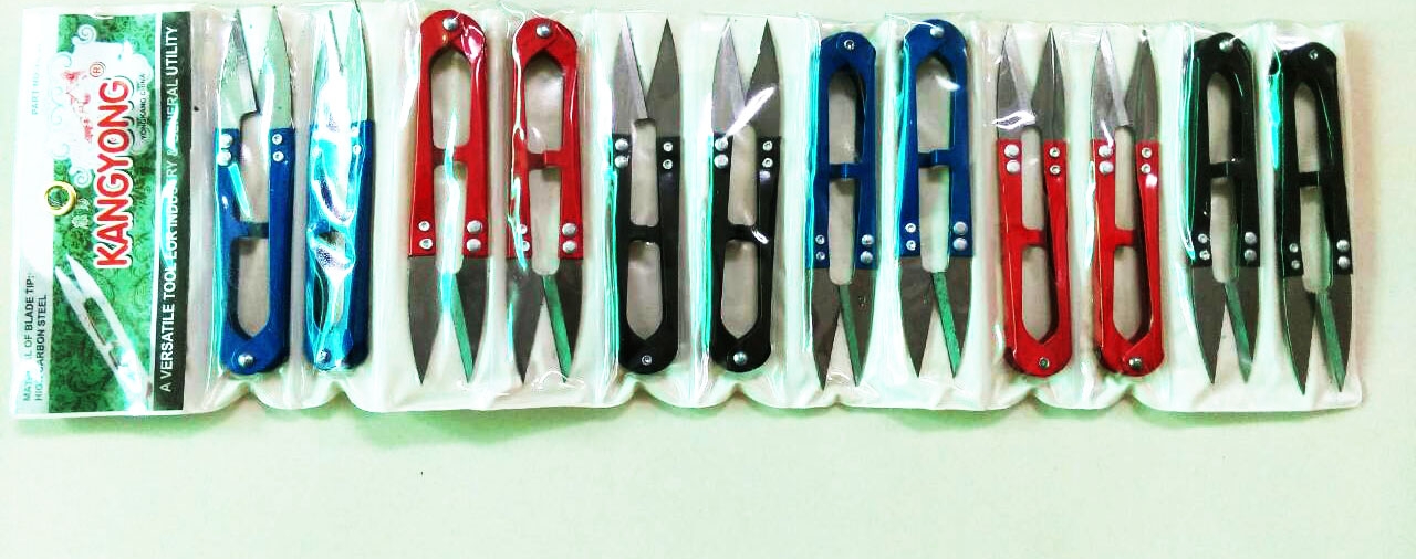 กรรไกรตัดด้ายสีสด 11 ซม.แผง