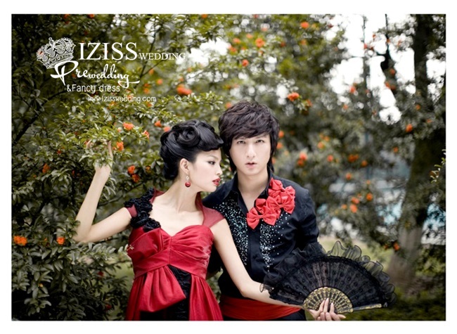 PW188 - Pre order ชุดคู่ถ่ายพรีเวดดิ้ง (prewedding dress) & ชุดแต่งงานแฟนซี (Fancy wedding dress)ชายหญิง "ธีมสีแดง-ดำ"