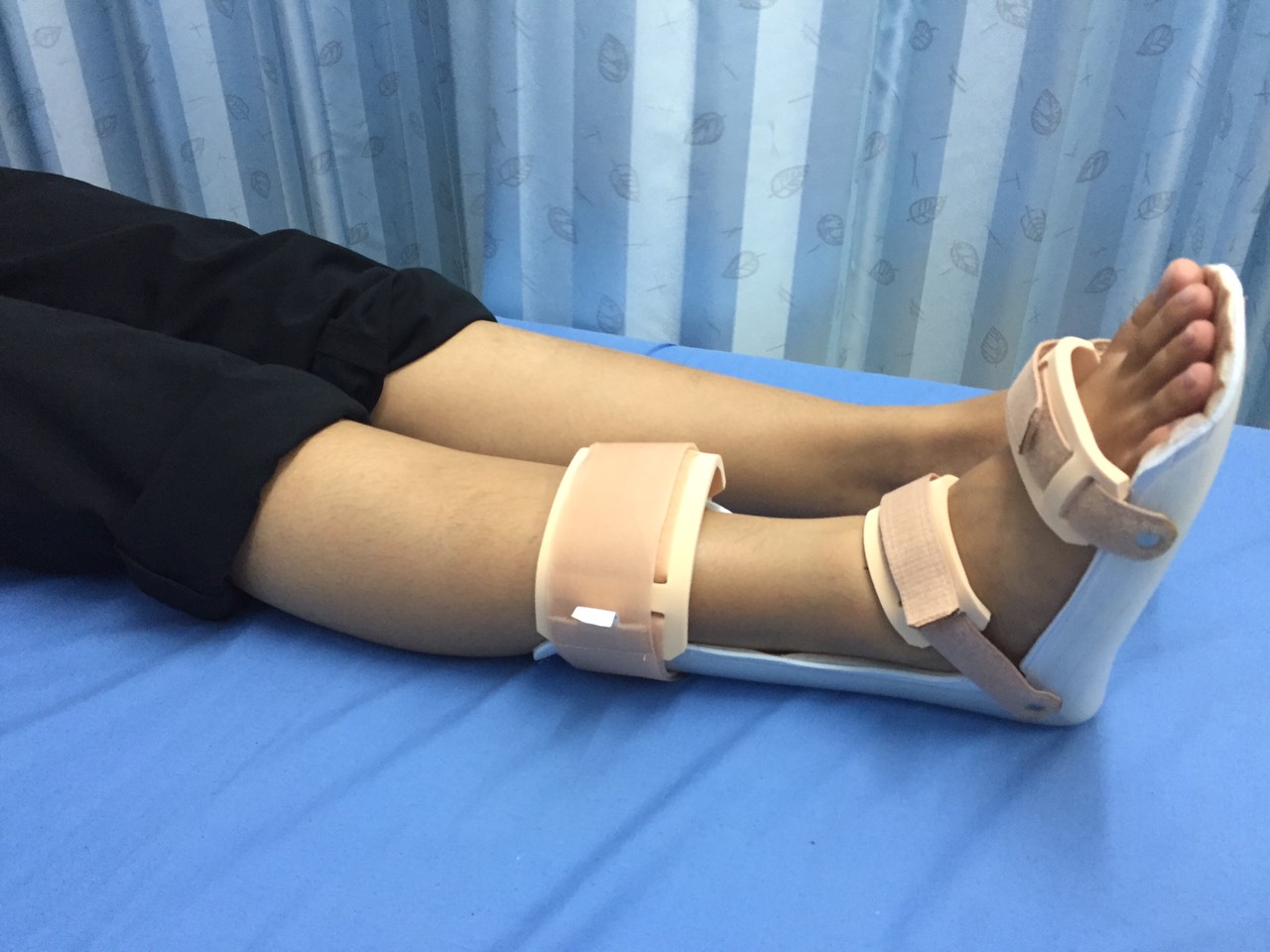 ดามกันปลายเท้าตกแบบบุนุ่ม (AFO Underpad) กันปลายเท้าตก เท้าแกว่ง ดามข้อเท้า ดามปลายเท้า ที่ประคองปลายเท้า