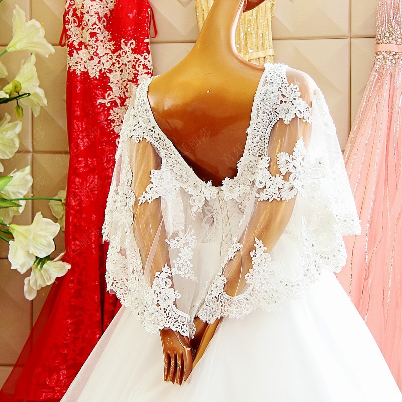 BRL049 **พรีออเดอร์**ชุดแต่งงานหรูหราประดับดอกไม้ผสมเพชรและคริสตัล สวยงามดุจเจ้าหญิง