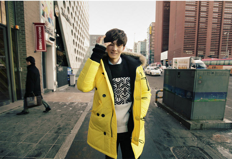 เสื้อกันหนาวแฟชั่นผู้ชาย เสื้อโค้ท พร้อมส่ง ตัวยาว สีเหลือง มีฮู้ด แต่งขนเฟลอ แขนแขนจั๊ม ใส่อุ่น ใส่ไปต่างประเทศได้