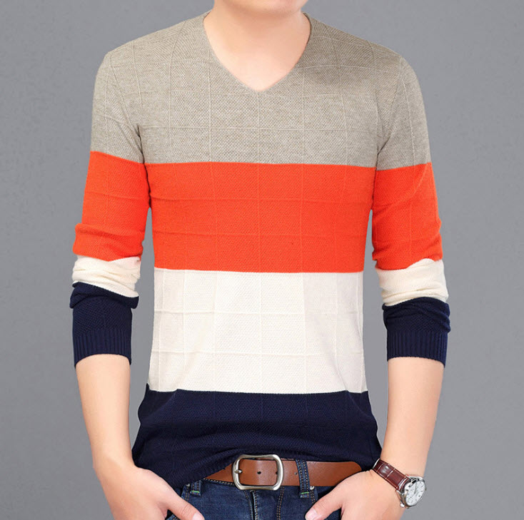 พร้อมส่ง เสื้อไหมพรมผู้ชาย สีกากี คอวี แต่งไหล่สีกากี เนื้อผ้าดี ลายตาราง ยืดหยุ่นได้ตามตัว สเวตเตอร์ผู้ชาย ใส่กันหนาว