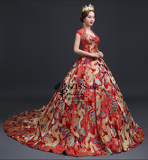 PW534 - **พรีออเดอร์มีแดงกับทองค่ะ** ชุดกี่เพ้าสีแดงทองลายมังกรแขนสั้นประดับเพชรพลอย ชุดยกน้ำชา ชุดคู่ถ่ายพรีเวดดิ้ง (prewedding dress) & ชุดแต่งงานแฟนซี (Fancy wedding dress)ชายหญิง "ธีมสีแดง"