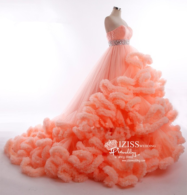 RM020 **พรีออเดอร์ชุดสีขาวหางปกติ/หางยาว**งานตัดเกรด A ชุดราตรีหรูหรา ชุดแต่งงาน ชุดพรีเวดดิ้งสั่งตัดได้ค่ะ งานเกรดพรีเมี่ยม ตัดเย็บปราณีต สวมใส่สวยงามดุจเจ้าหญิง