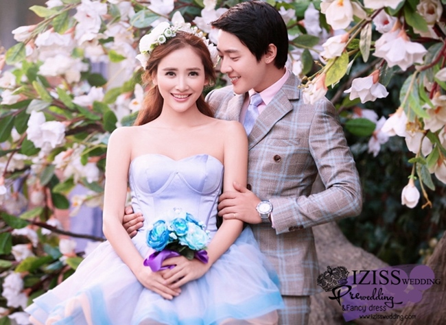 PW352-**พร้อมส่งเฉพาะชุดผญ.**ชุดคู่ถ่ายพรีเวดดิ้ง (prewedding dress) & ชุดแต่งงานแฟนซี (Fancy wedding dress)ชายหญิง "ธีมสีฟ้า"