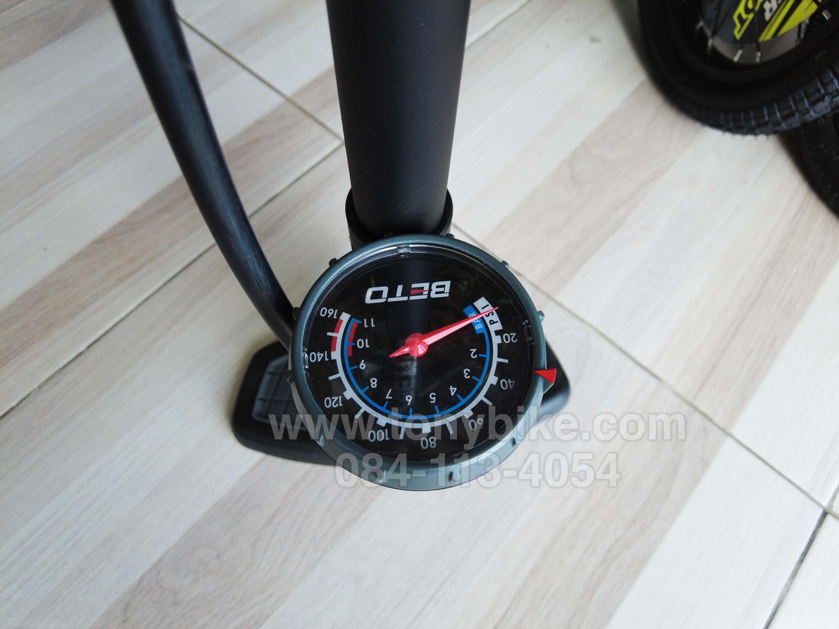 ที่สูบลมจักรยาน รุ่น CFL-501PG7 กระบอกไฟเบอร์ มีเกจวัดแรงดันลม หน้าปัด 8 ซม. (3 หัวสูบ A/V, F/V, D/V) 160 psi. 11 Bar
