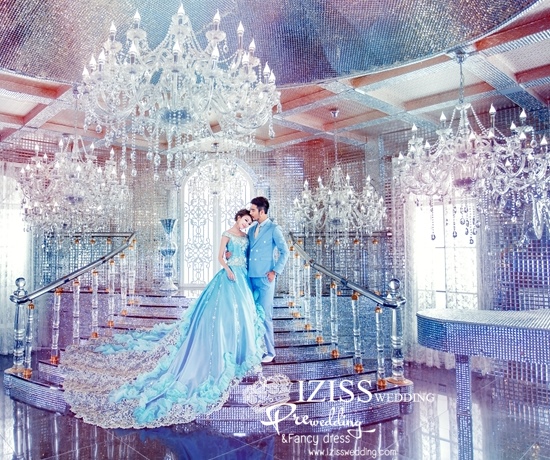 PW250 - **เลิกผลิตค่ะ** ชุดคู่ถ่ายพรีเวดดิ้ง (prewedding dress) & ชุดแต่งงานแฟนซี (Fancy wedding dress)ชายหญิง "ธีมสีฟ้า"