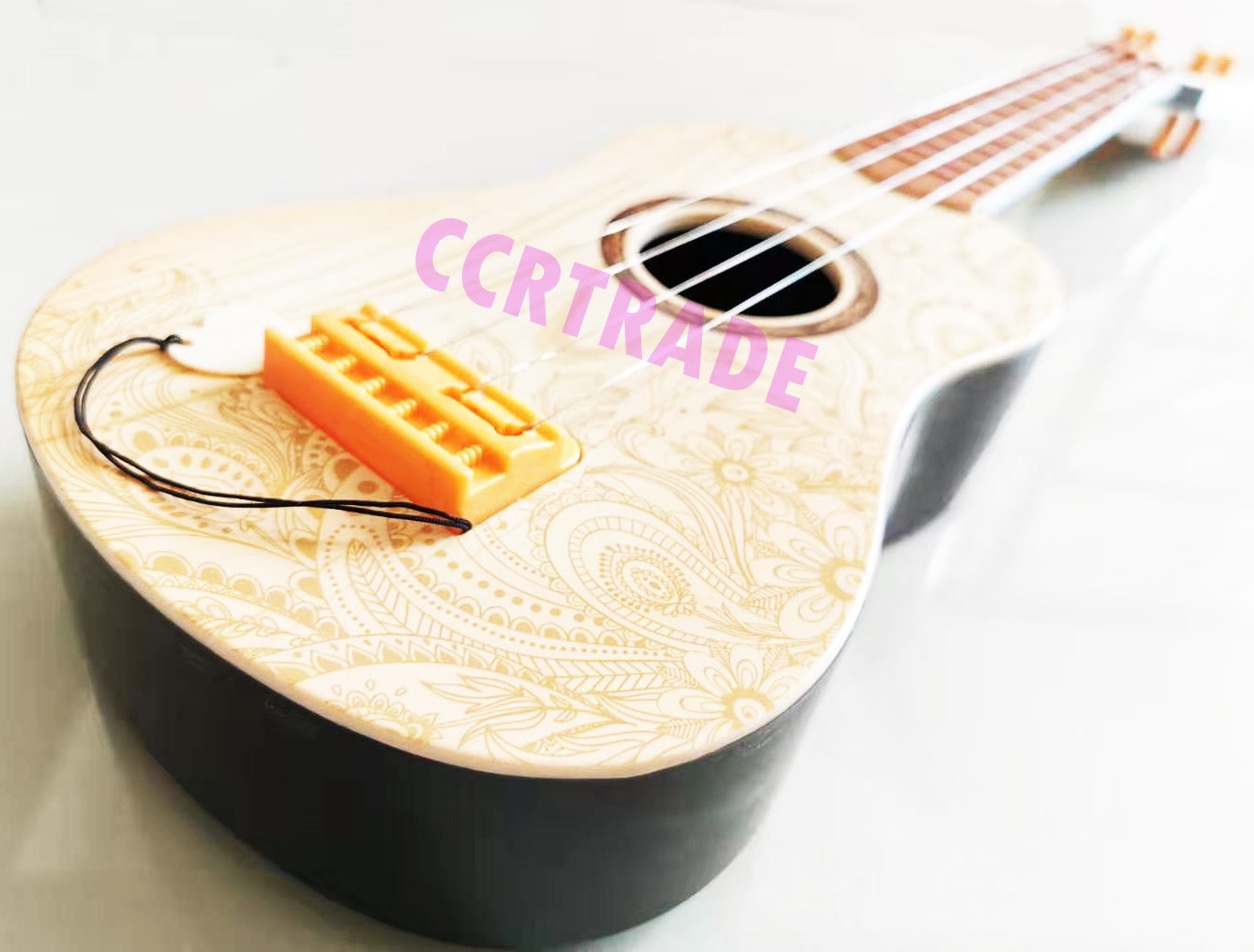 กีต้าร์อูคูเลเล่พลาสติกลายไม้กล่องใหญ่ 54.5 ซม.(1x3)