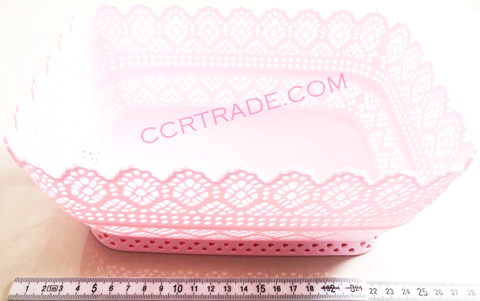 ตะกร้าเหลี่ยมขอบหยัก ลายฉลุ 17x25 ซม.