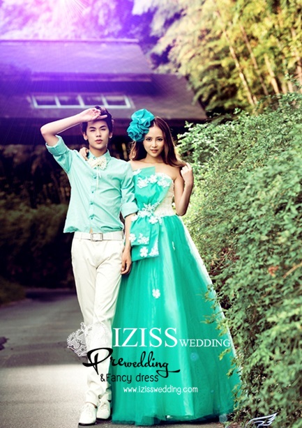 PW133 - Pre order ชุดคู่ถ่ายพรีเวดดิ้ง (prewedding dress) & ชุดแต่งงานแฟนซี (Fancy wedding dress)ชายหญิง "ธีมสีเขียว-ขาว"