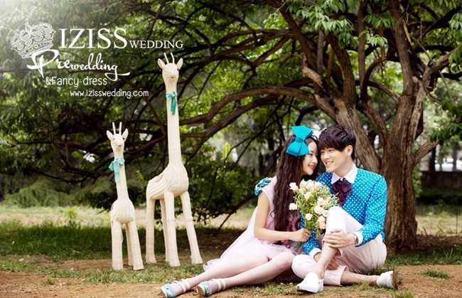 PW097 - Pre order ชุดคู่ถ่ายพรีเวดดิ้ง (prewedding dress) & ชุดแต่งงานแฟนซี (Fancy wedding dress)ชายหญิง "ธีมสีชมพู-ฟ้า"