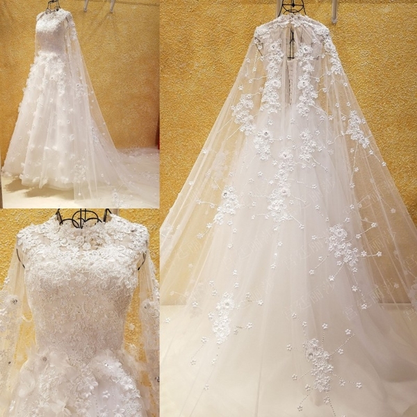 BRL031 **พรีออเดอร์**ชุดแต่งงานหรูหราประดับดอกไม้ผสมเพชรและคริสตัล สวยงามดุจเจ้าหญิง