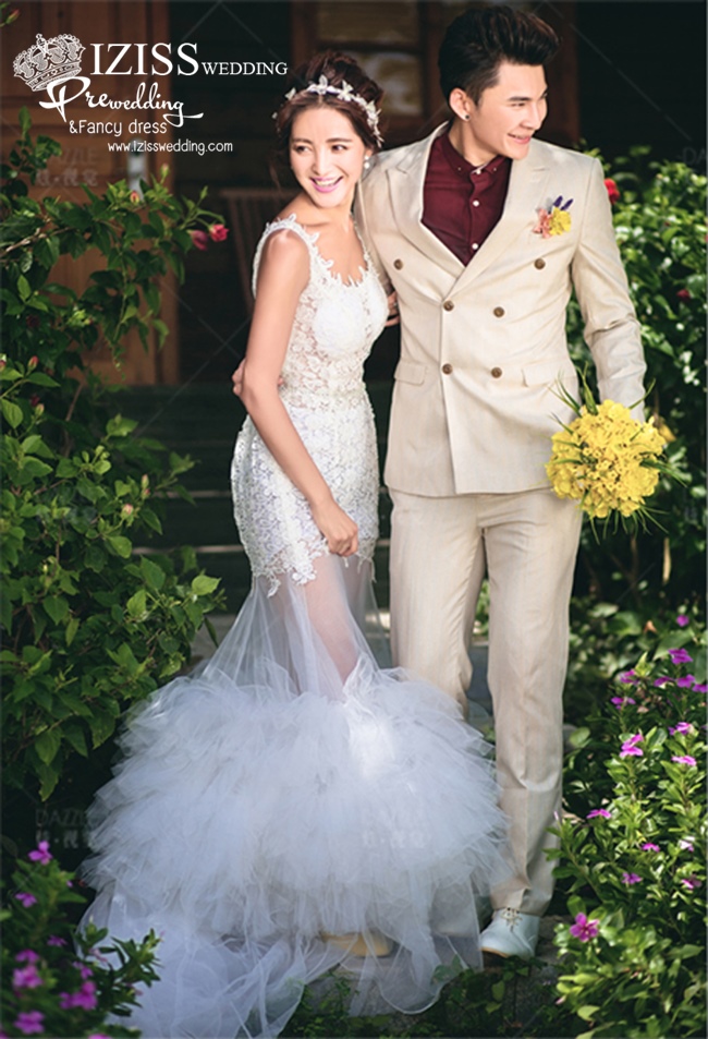 PW390 - **พรีออเดอร์ค่ะ** ชุดคู่ถ่ายพรีเวดดิ้ง (prewedding dress) & ชุดแต่งงานแฟนซี (Fancy wedding dress)ชายหญิง "ธีมสีขาว-น้ำตาล"