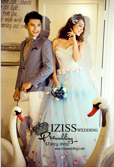 PW086 - **พร้อมส่งชุดผู้ชาย** ชุดคู่ถ่ายพรีเวดดิ้ง (prewedding dress) & ชุดแต่งงานแฟนซี (Fancy wedding dress)ชายหญิง "ธีมสีฟ้า"