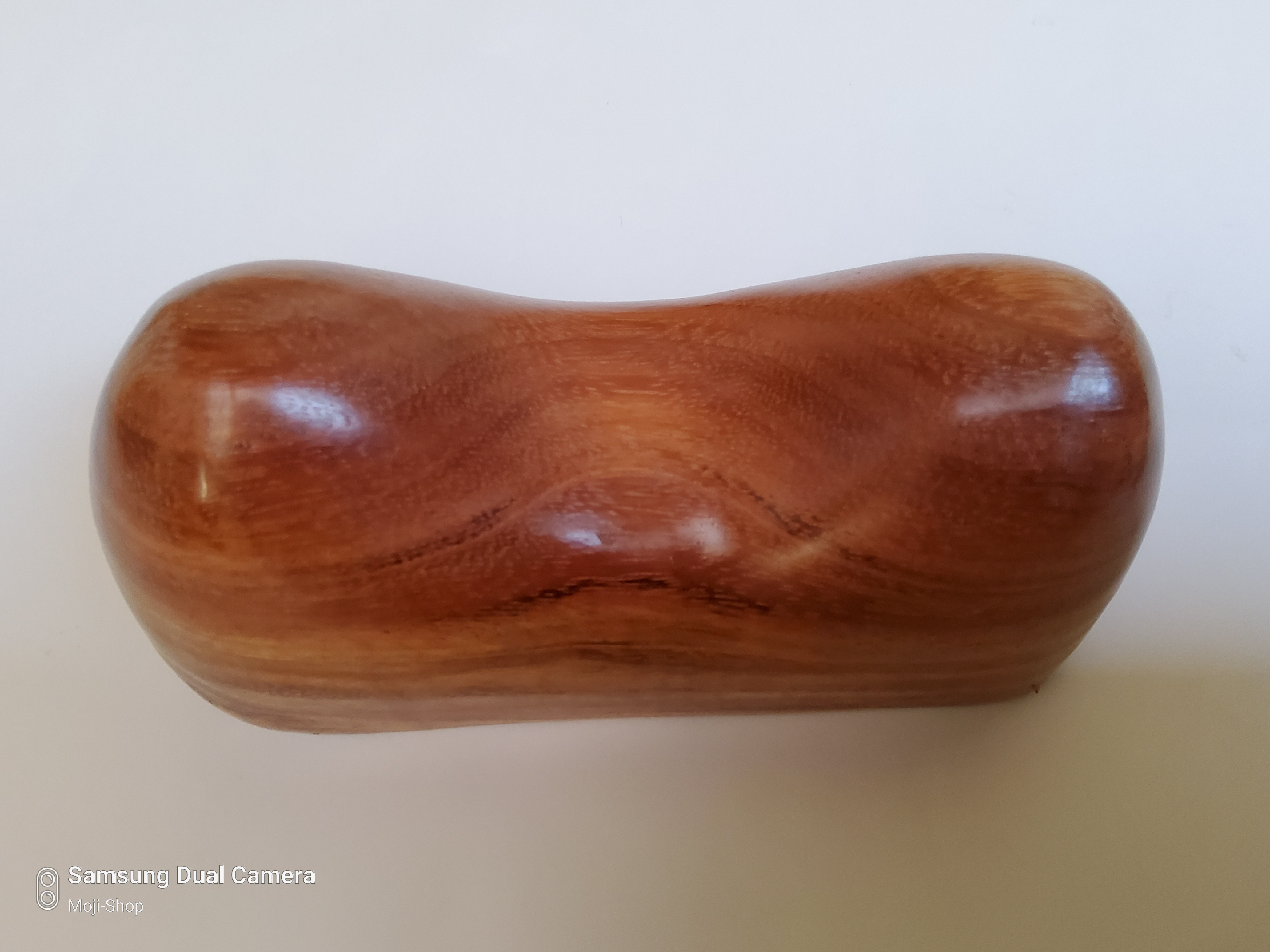 หมอนนมไม้เล็ก ใช้กดบรรเทาอาการปวดเมื่อย