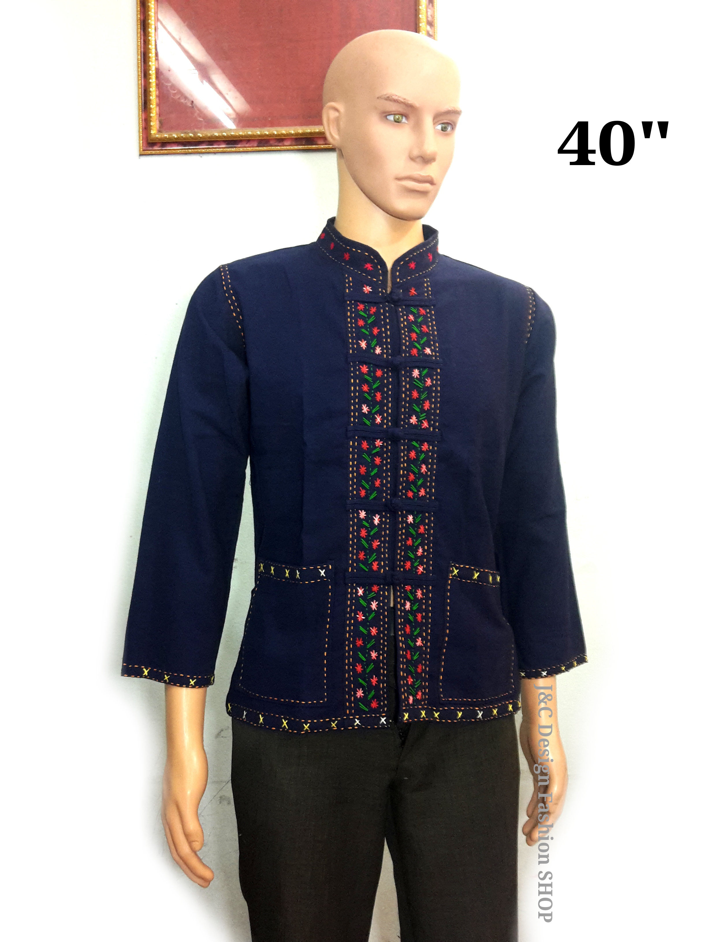 เสื้อผ้าไทยชายผ้าพื้นเมืองม้อฮ่อม เสื้อผ้าฝ้ายชายแต่งปักผ้าด้นมือ เสื้อผ้าฝ้ายซินมัยชายม้อฮ่อมรุ่นคุณเจมม์