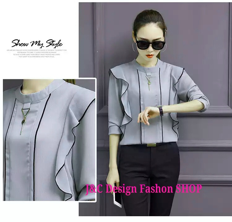 เสื้อผ้าชีฟองสีเทาแต่งห่วงโลหะ เสื้อชีฟองแต่งเกล็ดระบายด้านหน้าแต่งระบายข้างกุ้นดำ เสื้อทำงานเกาหลี เสื้อเกาหลีสมัครงาน ชุดสมัครงานเกาหลี เสื้อลูกไม้ใส่กับผ้าถุง เสื้อลูกไม้ใส่กับผ้าซิ่น