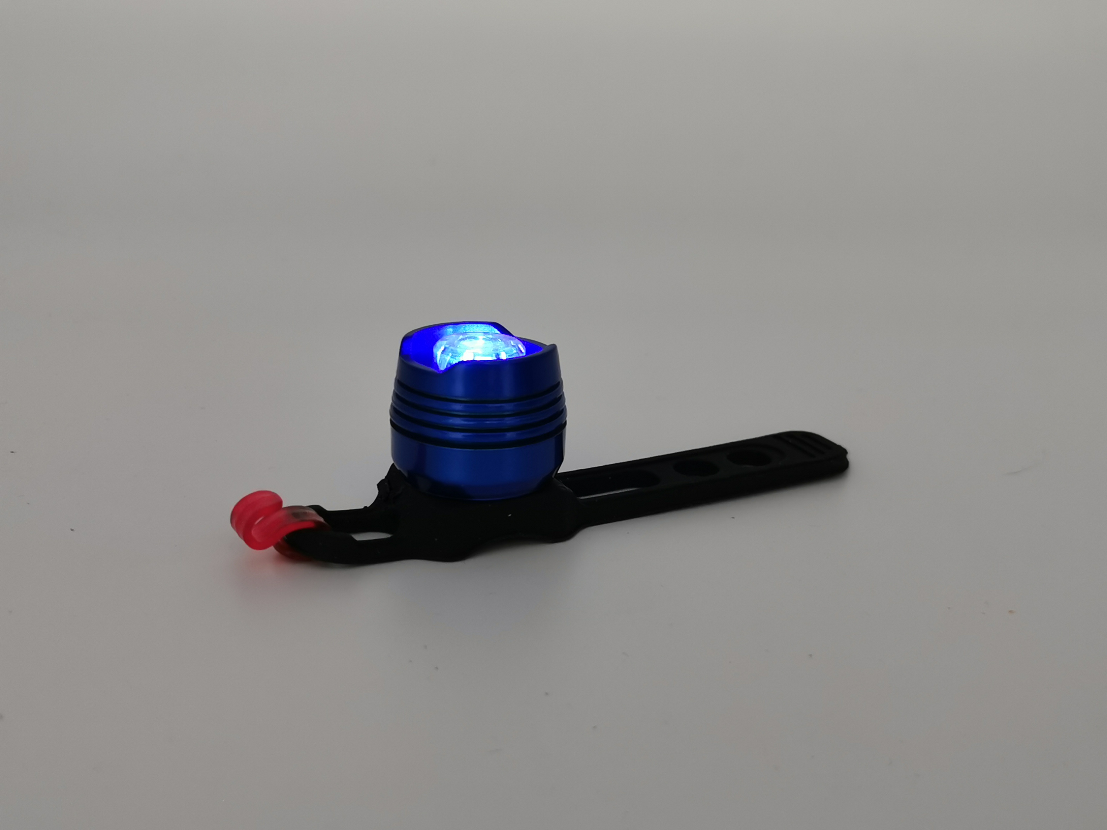 ไฟท้ายจักรยาน TAG-B ไฟติดหมวกจักรยาน ใช้ถ่าน CR2032