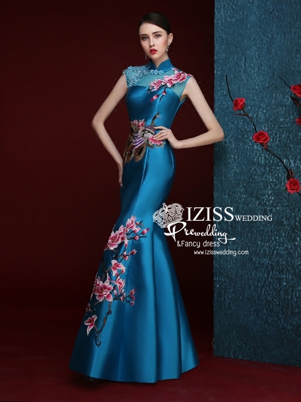 PW447- **พรีออเดอร์**ชุดกี่เพ้ายาว ชุดยกน้ำชา ชุดถ่ายพรีเวดดิ้ง (prewedding dress) & ชุดแต่งงานแฟนซี (Fancy wedding dress) "ธีมสีฟ้า"