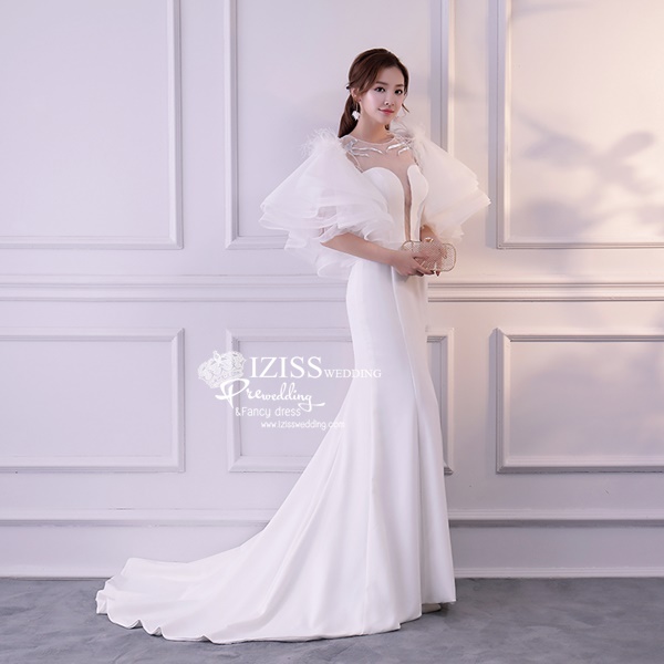 PW581- **พรีออเดอร์ค่ะ**ชุดคู่ถ่ายพรีเวดดิ้ง (prewedding dress) & ชุดแต่งงานแฟนซี (Fancy wedding dress)ชายหญิง "ธีมสีขาว"