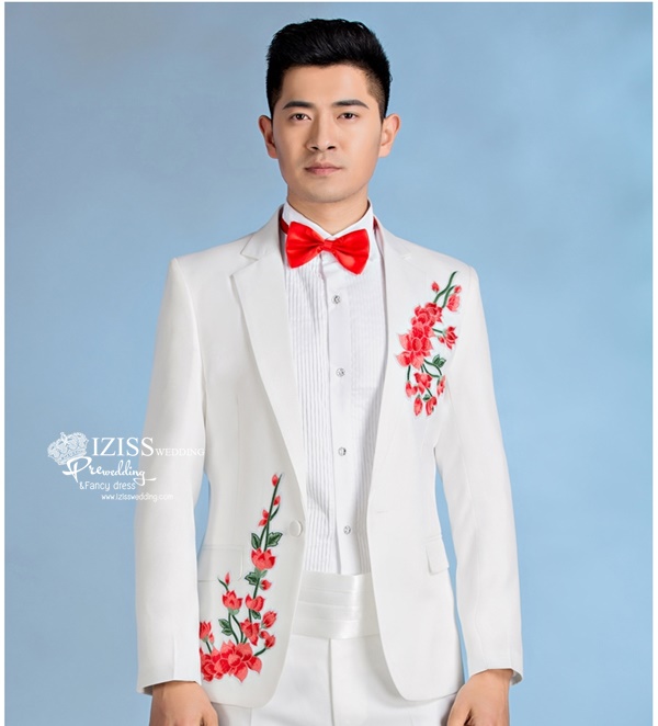 ST068 **พรีออเดอร์**สูทจีนผู้ชายสีขาวแขนยาวลายดอกซากุระสีฟ้า ติดกระดุมสีขาว พร้อมกางเกงสีขาวขาสอบ ชุดสูทเจ้าบ่าว สูทแฟนซี ถ่ายพรีเวดดิ้ง & ชุดแต่งงานแฟนซี (Fancy wedding dress) สูทผู้ชายสีขาว
