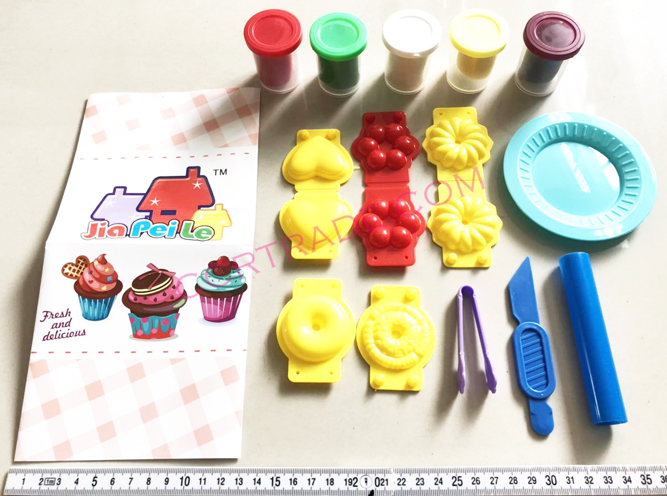 แป้งโดว์คุ๊กกี้+อุปกรณ์กล่องใหญ่ 18x23 ซม.(1x3)