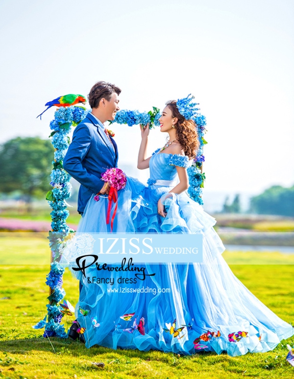 PW270 **พรีออเดอร์** ชุดคู่ถ่ายพรีเวดดิ้ง (prewedding dress) & ชุดแต่งงานแฟนซี (Fancy wedding dress)ชายหญิง "ธีมสีฟ้าน้ำเงิน"