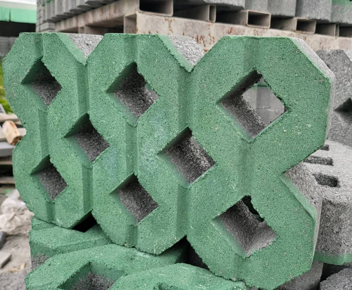 บล็อกปูหญ้า-หน้าเรียบ สีเขียว