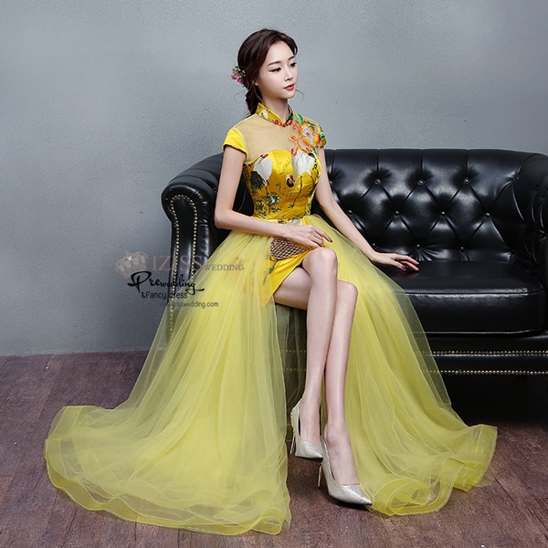 PW614- **พรีออเดอร์**ชุดกี่เพ้าเหลืองทองชุดสั้น ชุดยกน้ำชา ชุดถ่ายพรีเวดดิ้ง (prewedding dress) & ชุดแต่งงานแฟนซี (Fancy wedding dress) "ธีมสีเหลืองทอง"
