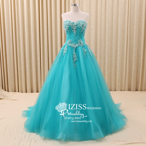 RM008 **งานตัดเกรด A**พรีออเดอร์ชุดราตรีหรูหรา ชุดแต่งงาน ชุดพรีเวดดิ้งสั่งตัดได้ค่ะ งานเกรดพรีเมี่ยม ตัดเย็บปราณีต สวมใส่สวยงามดุจเจ้าหญิง