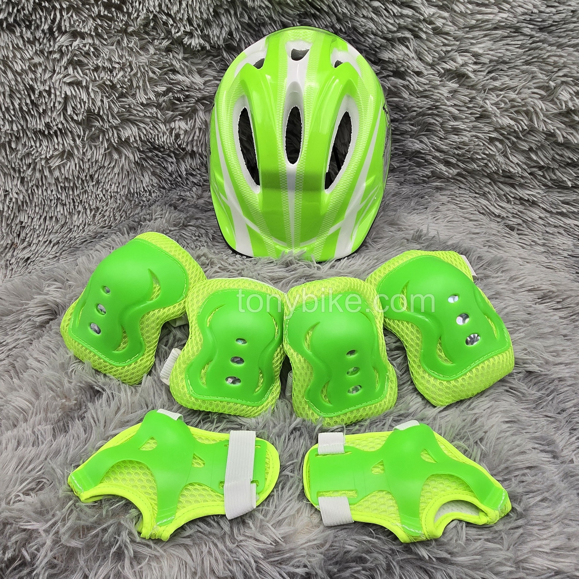 หมวกกันน็อคเด็ก พร้อมชุดสนับเข่า ศอก มือ รวม 7 ชิ้น