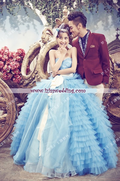 PW263- **พร้อมส่งเฉพาะชุดผู้หญิง** ชุดคู่ถ่ายพรีเวดดิ้ง (prewedding dress) & ชุดแต่งงานแฟนซี (Fancy wedding dress)ชายหญิง "ธีมสีฟ้าน้ำตาลแดง"