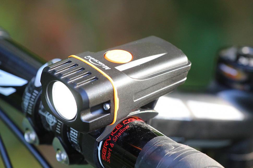 ไฟหน้าจักรยาน Giyo Magicshine MJ-890 Bicycle Front Light 160 Lumens
