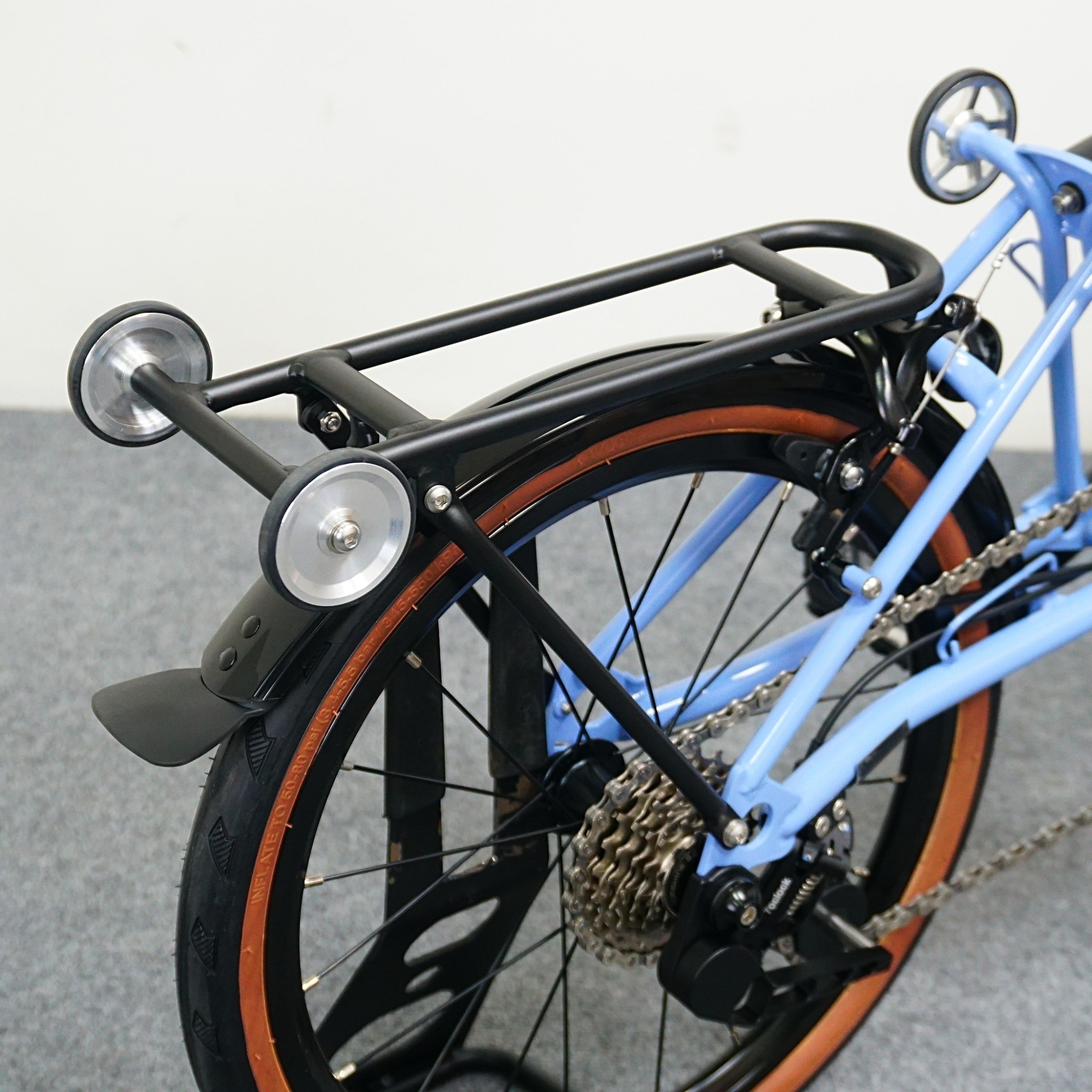 MINT : BOB SIX 16" เฟรมโครโมลี่ รุ่นมีตะแกรงท้าย พับสามตอน 6 สปีด นน. 11 กก.