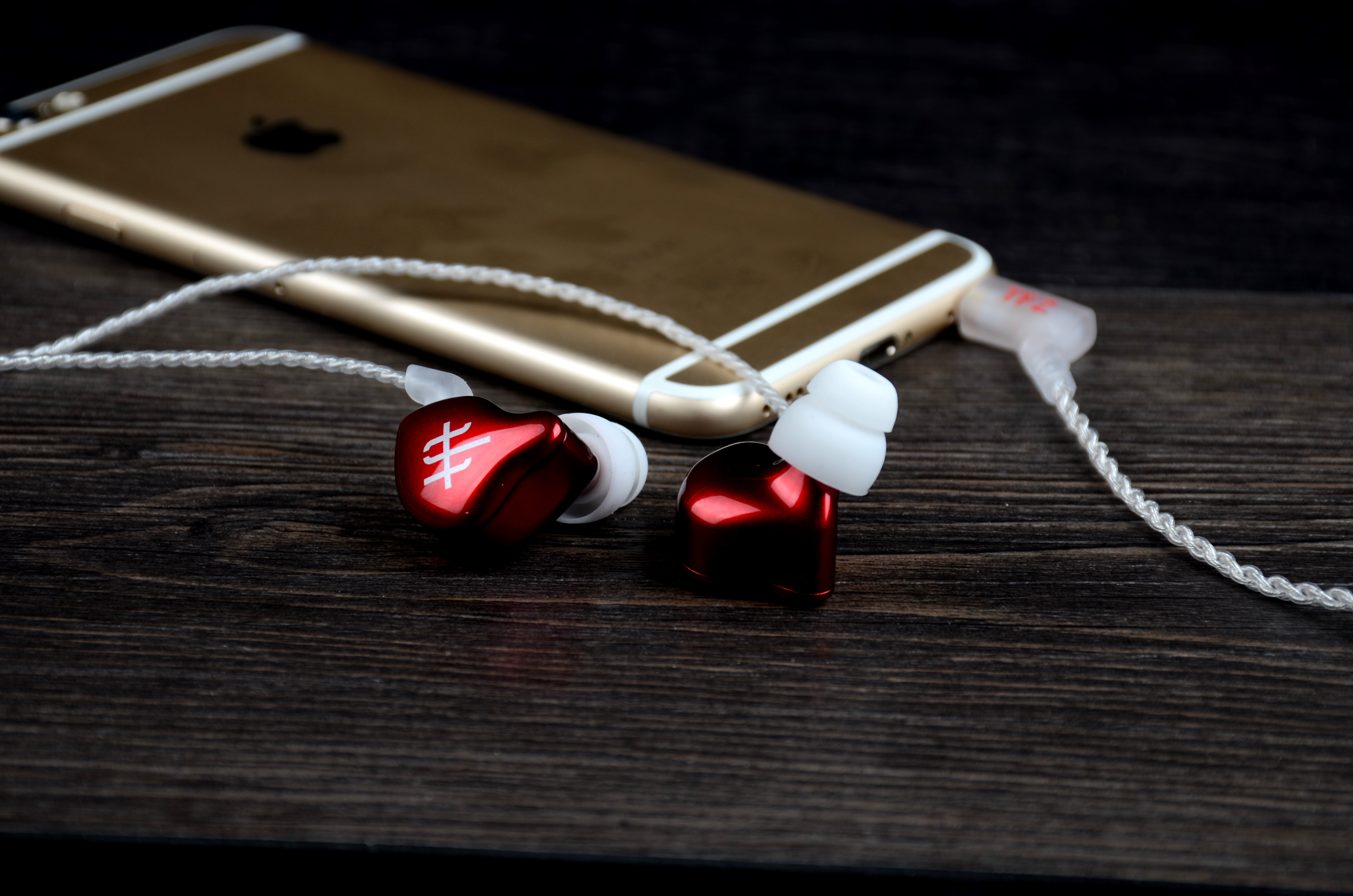 ขายหูฟัง TFZ Series 1S หูฟัง IEM รุ่นล่าสุด บอดี้ metailic สายฉนวนใสแบบใหม่ ประกัน1ปี