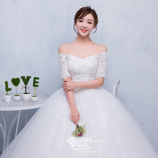 BR231 **พรีออเดอร์**ชุดแต่งงาน&ชุดเจ้าสาวแบบหางปลายาวสีขาวเกรดพรีเมี่ยม เปิดไหล่ มีแขน หรูหราน่ารัก สวยโดดเด่นไม่ซ้ำใคร