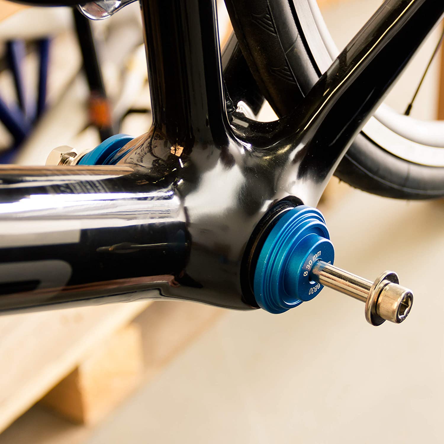 ชุดเครื่องมือถอด ใส่กะโหลกอัดจักรยาน ยี่ห้อ BBB BTL-95 Bracket