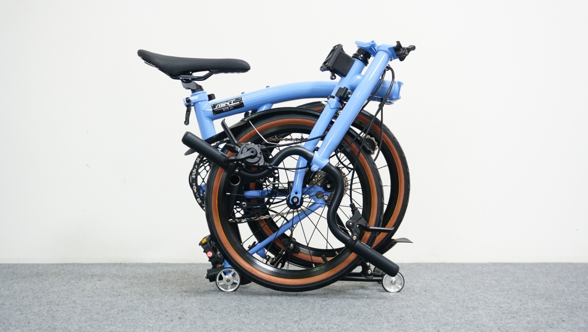 MINT : BOB SIX 16" เฟรมโครโมลี่ รุ่นมีตะแกรงท้าย พับสามตอน 6 สปีด นน. 11 กก.