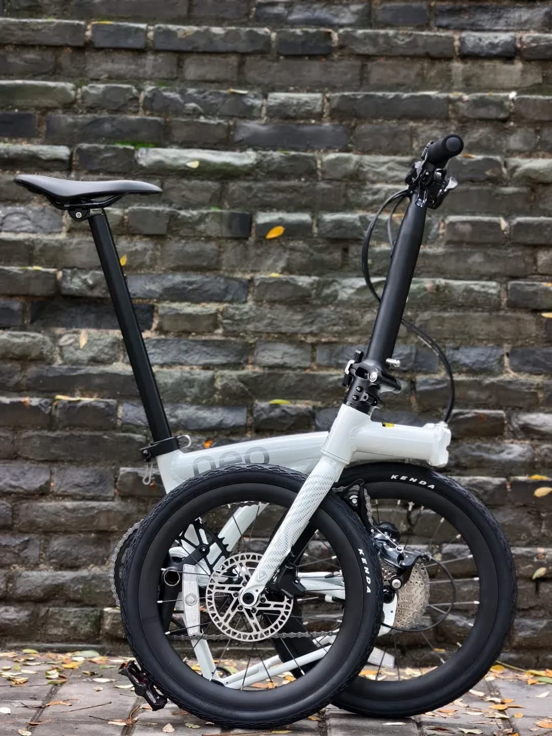 Java : NEO จักรยานพับได้ แบบม้วนหาง 9 สปีด ดิสเบรกน้ำมัน น้ำหนักเบา