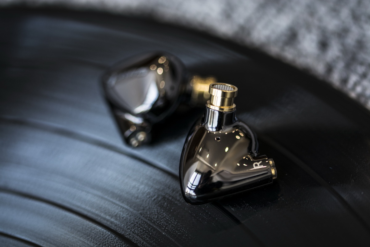 ขาย Hiby Seed 2 หูฟัง Dynamic รองรับ Hi-Res บอดี้ Pure copper สายชุบเงินถัก 4