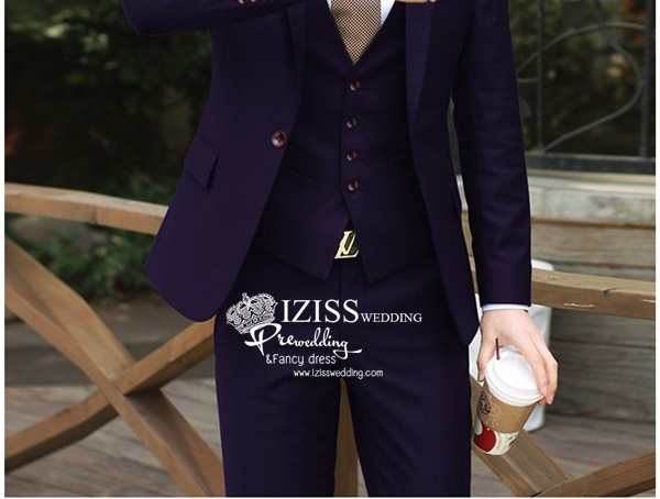 ST050- **พรีออเดอร์**สูทผู้ชายสีม่วงเข้มแขนยาว พร้อมกางเกง ชุดสูทเจ้าบ่าว สูทแฟนซี ถ่ายพรีเวดดิ้ง & ชุดแต่งงานแฟนซี (Fancy wedding dress) สูทผู้ชายสีม่วงเข้ม