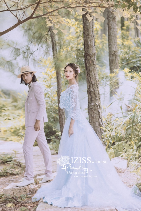 PW561-**พร้อมส่งเฉพาะชุดผญ.ค่ะ**ชุดคู่ถ่ายพรีเวดดิ้ง (prewedding dress) & ชุดแต่งงานแฟนซี (Fancy wedding dress)ชายหญิง "ธีมสีฟ้า"