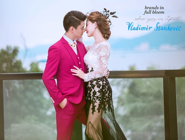 ST014- **พร้อมส่งค่ะ**สูทผู้ชายสีชมพูเข้มแขนยาว พร้อมกางเกง ชุดสูทเจ้าบ่าว สูทแฟนซี ถ่ายพรีเวดดิ้ง & ชุดแต่งงานแฟนซี (Fancy wedding dress) สูทผู้ชายสีชมพูเข้ม